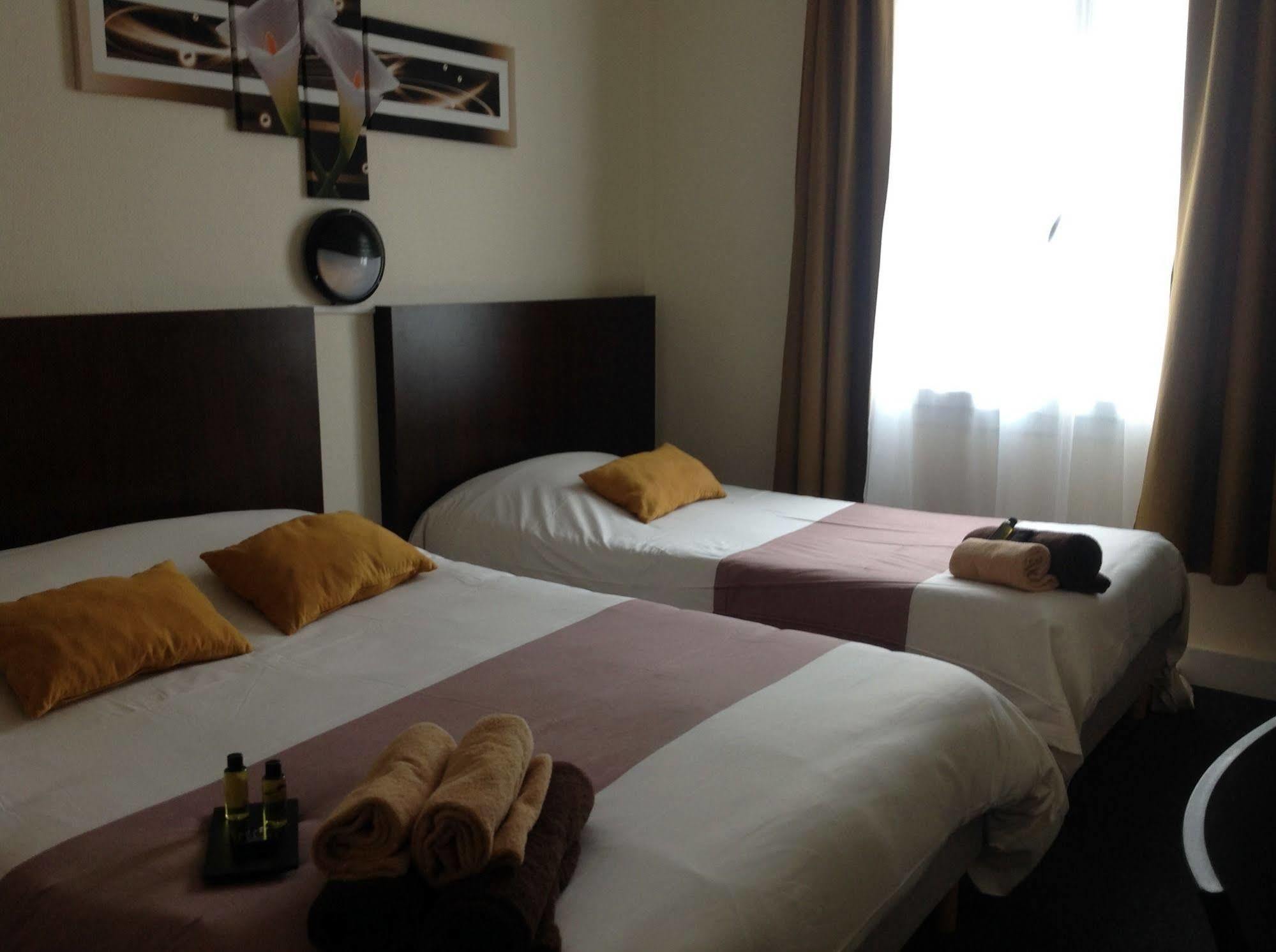 Hotel De La Paix Кан Екстериор снимка