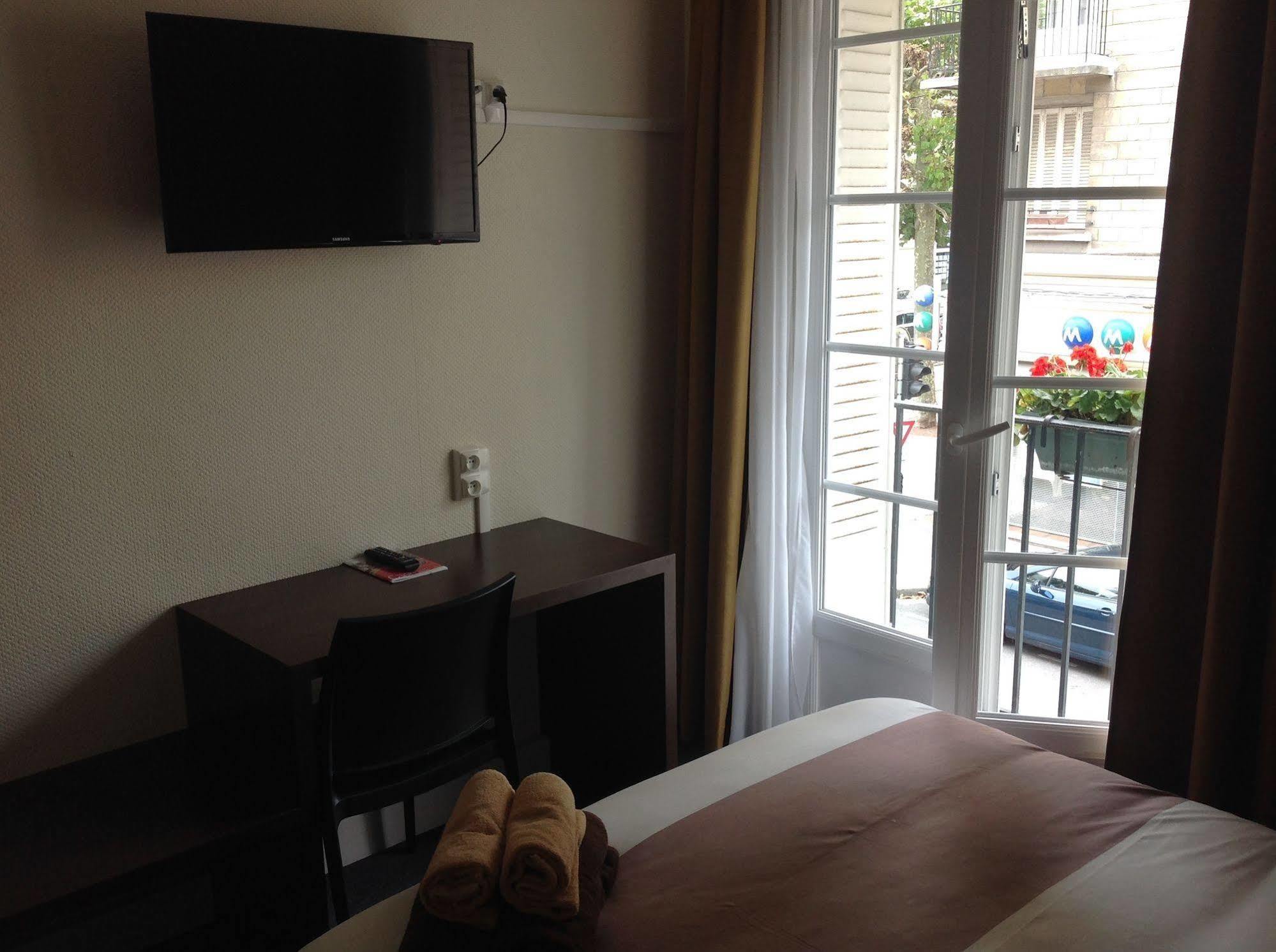 Hotel De La Paix Кан Екстериор снимка