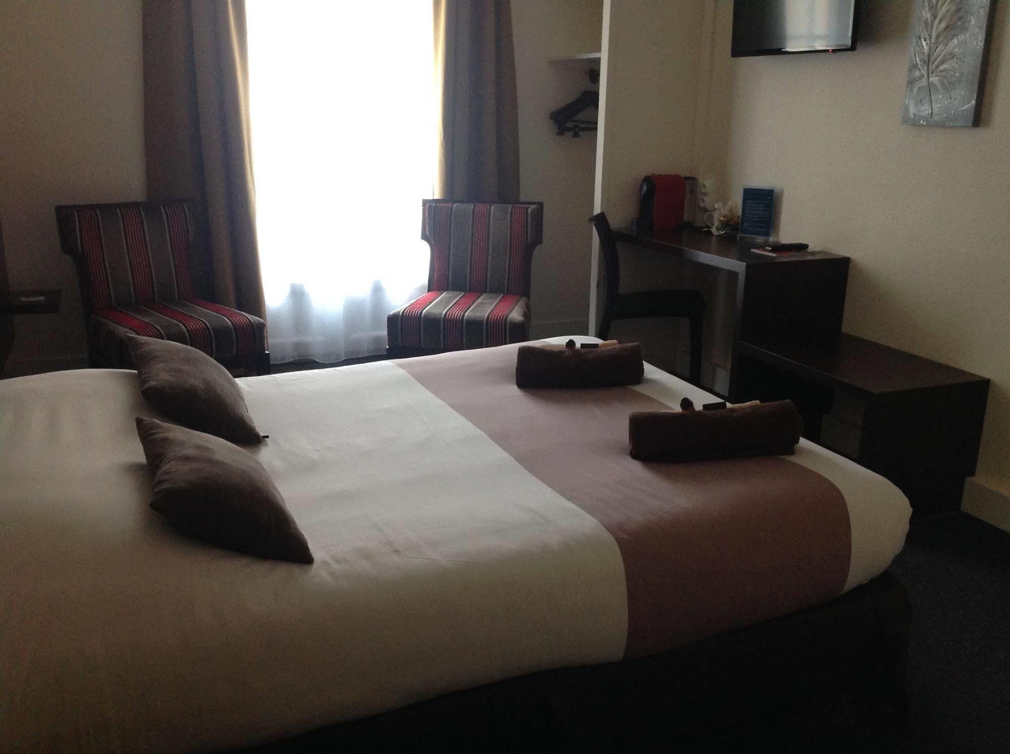 Hotel De La Paix Кан Екстериор снимка