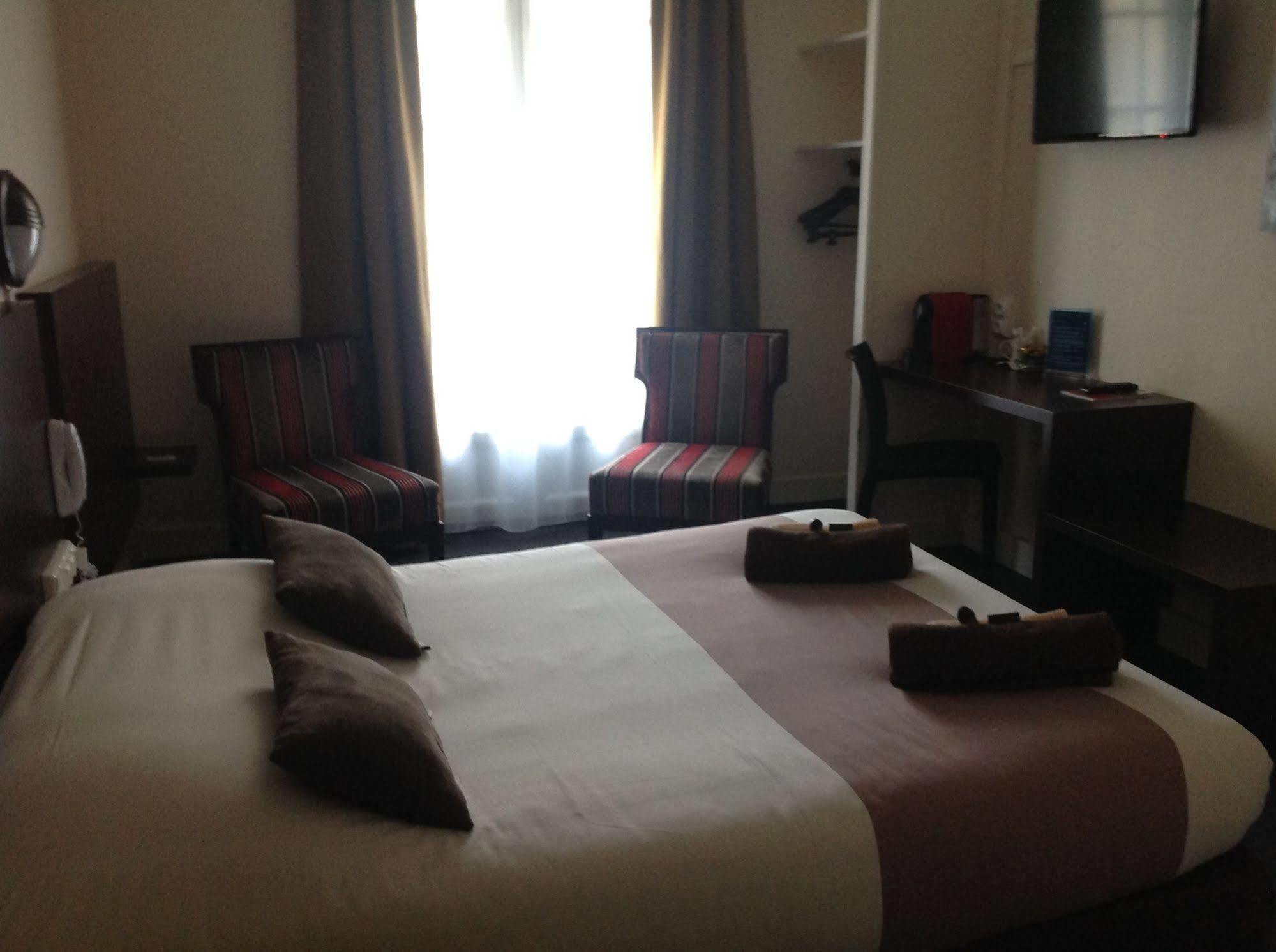 Hotel De La Paix Кан Екстериор снимка
