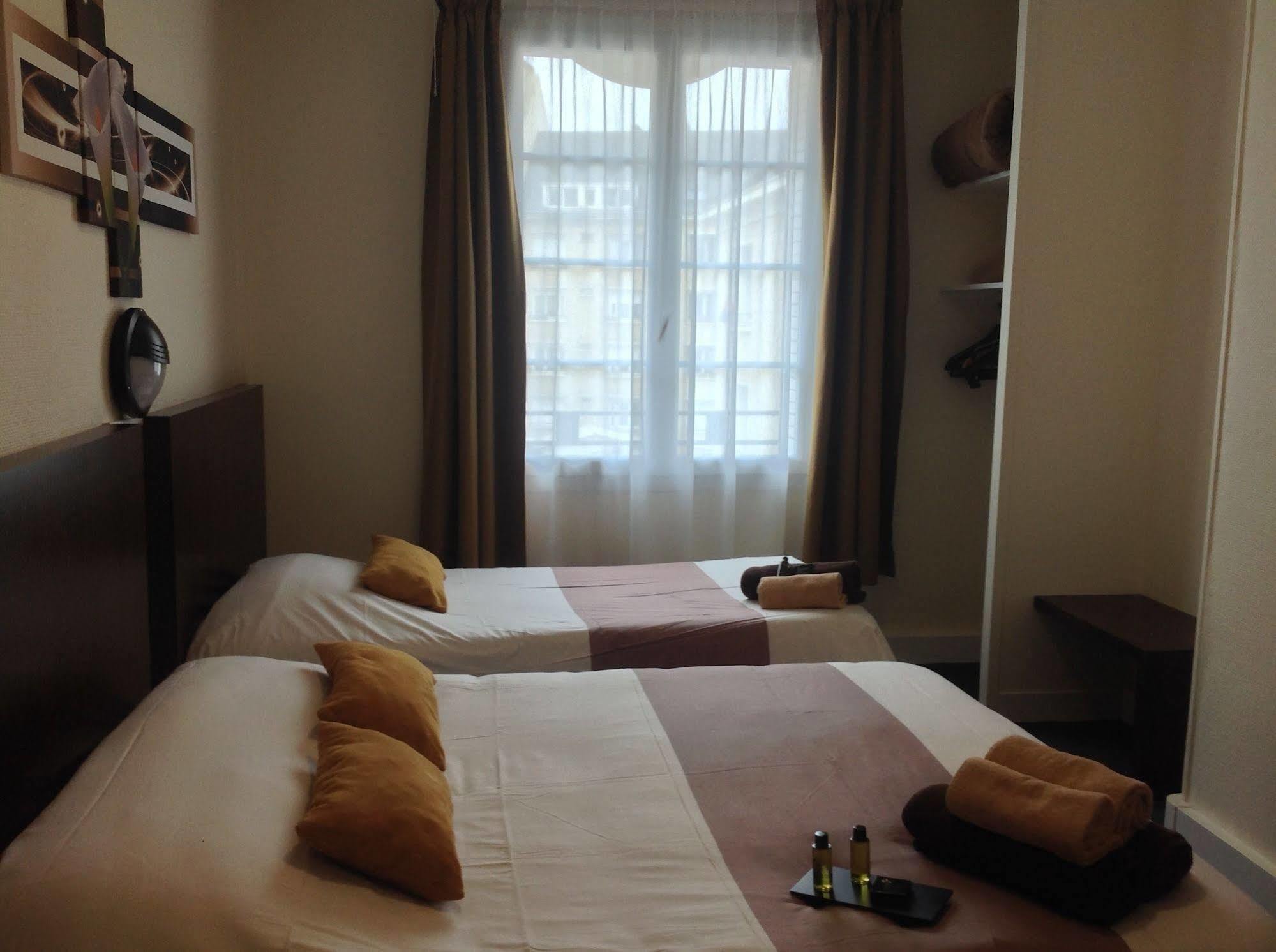 Hotel De La Paix Кан Екстериор снимка